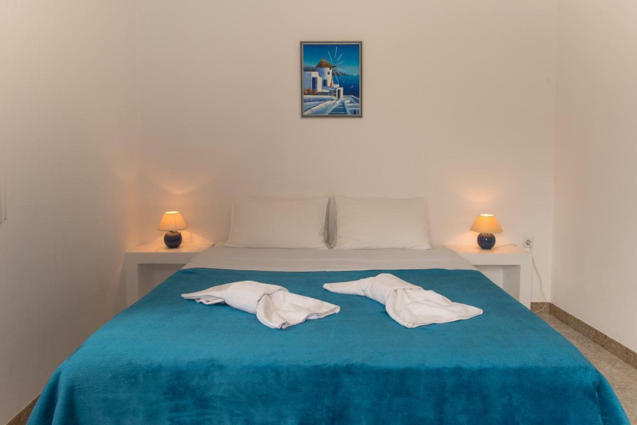 Evgenia Rooms And Apartments Folegandros Town Екстер'єр фото