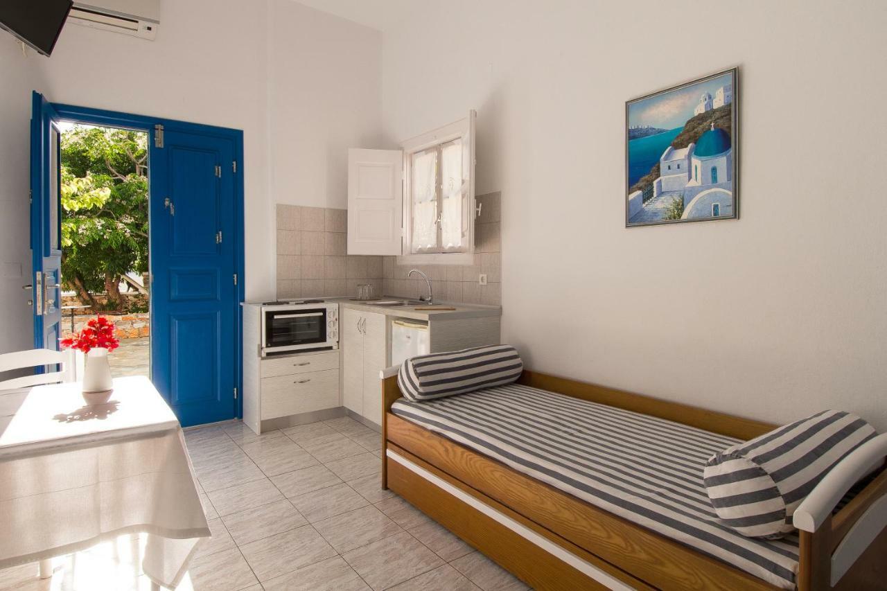 Evgenia Rooms And Apartments Folegandros Town Екстер'єр фото